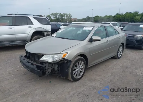 2013 Toyota Camry Xle z USA, uszkodzony, nr VIN 4T1BF1FKXDU683034